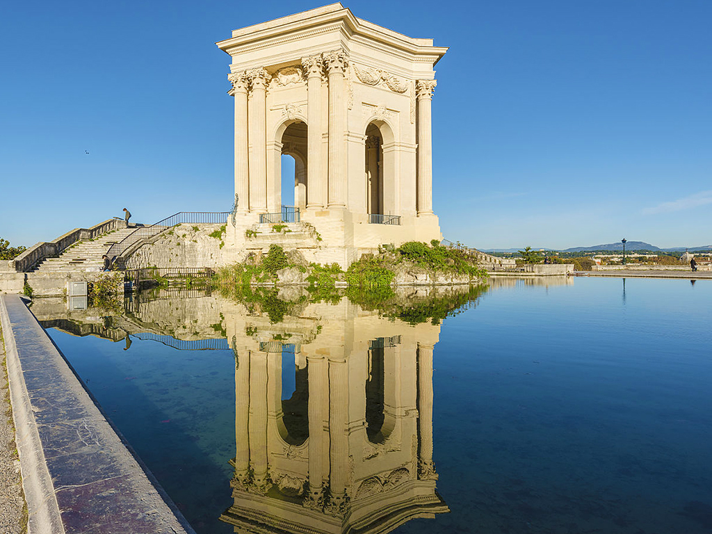 Elegantní Promenade du Peyrou zdobí Montpellier