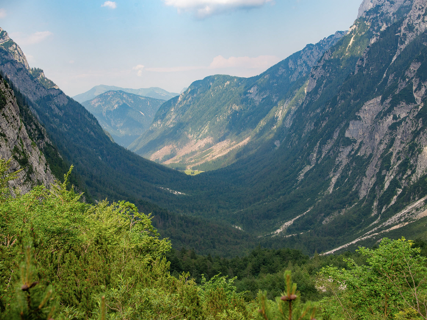 Údolím Krma vede jedna z přístupových cest na Triglav