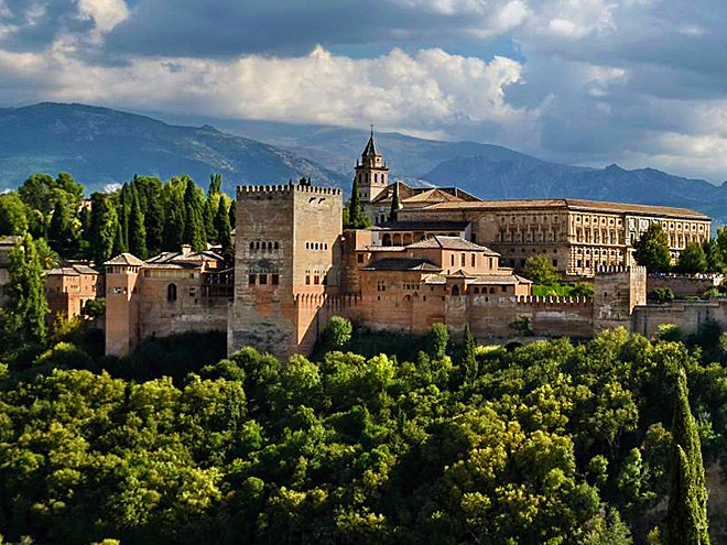 Majestátní dominanta Granady - palác Alhambra