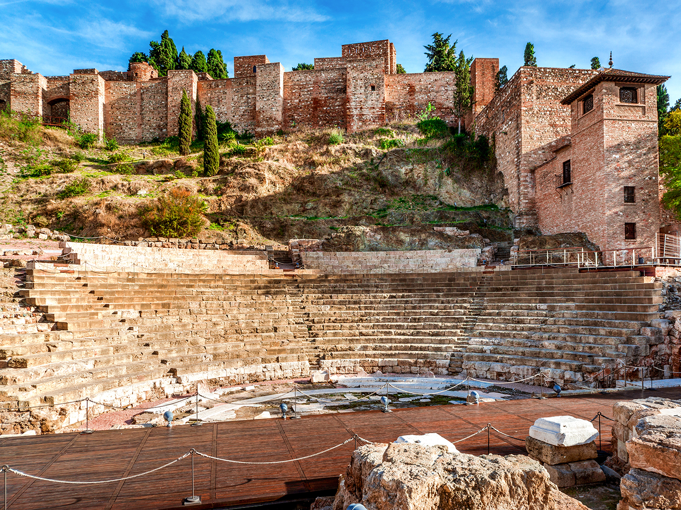 Málaze vévodí pevnost Alcazaba