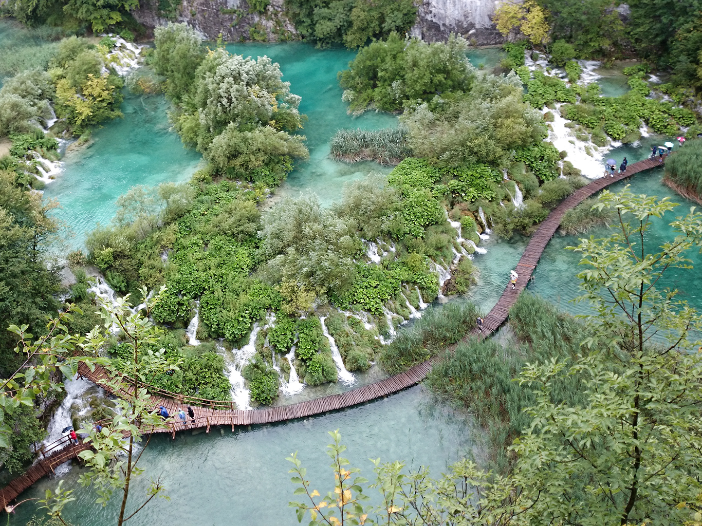 Plitvická jezera jsou přehlídkou všech odstínů tyrkysu