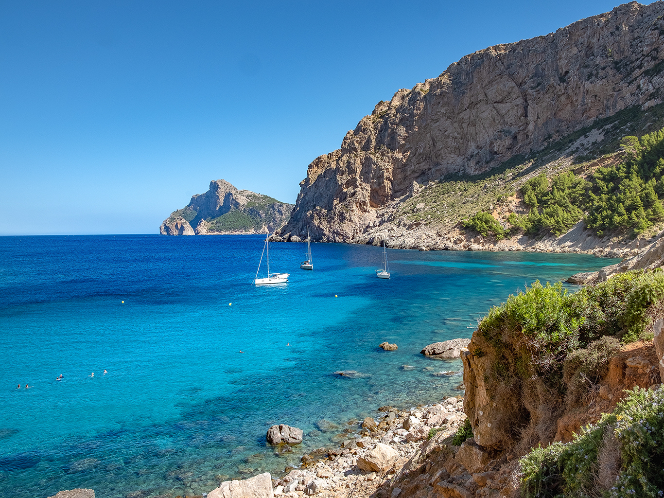 Pláž v zátoce Cala Bóquer patří mezi nejkrásnější na Mallorce