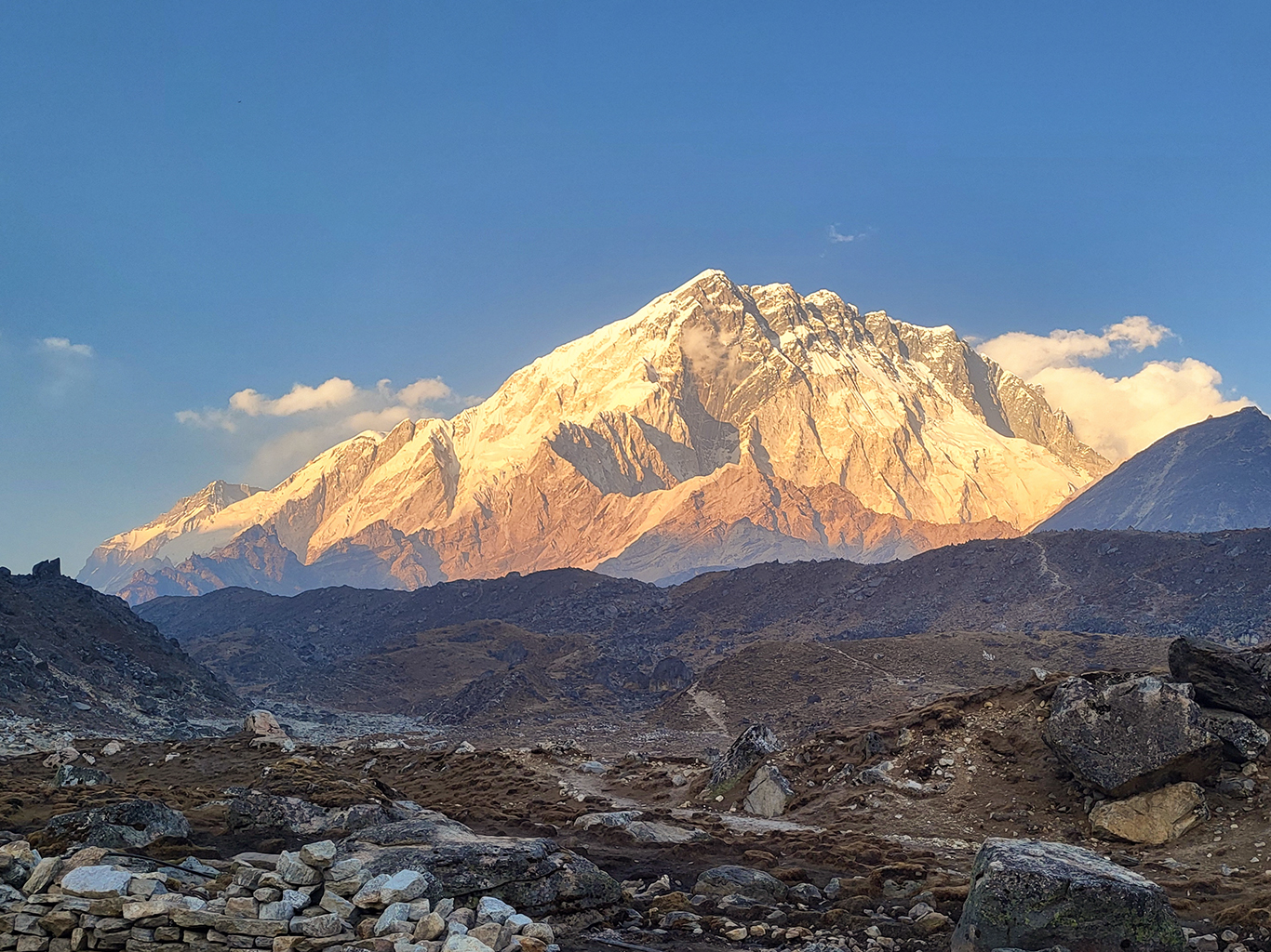 Západ slunce nad Nupce cestou do Everest Base Campu