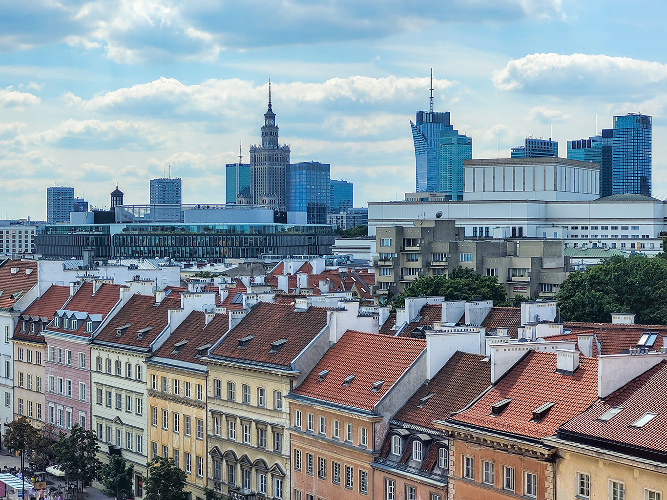 Ve Varšavě se kloubí moderní a tradiční zástavba