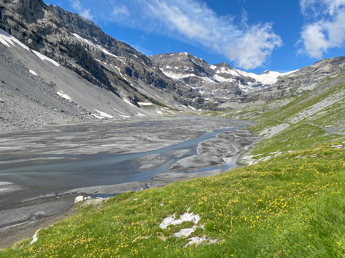 Túra k chatě Lämmerenhütte vede přes jezero Daubensee