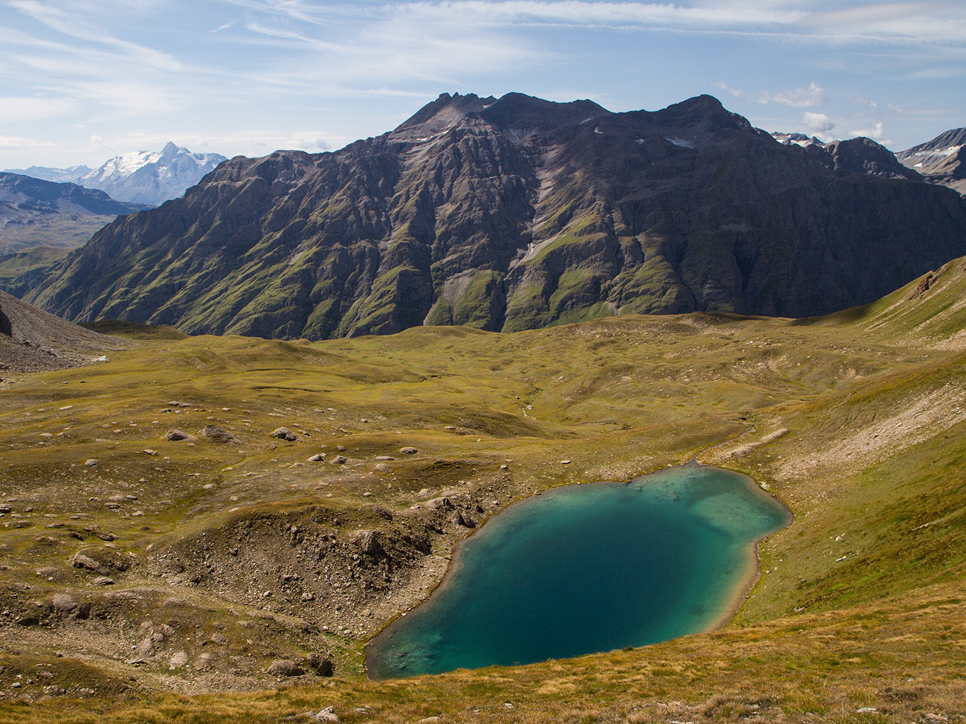 Ledovcové jezero Lago Mont Percé leží na území Itálie