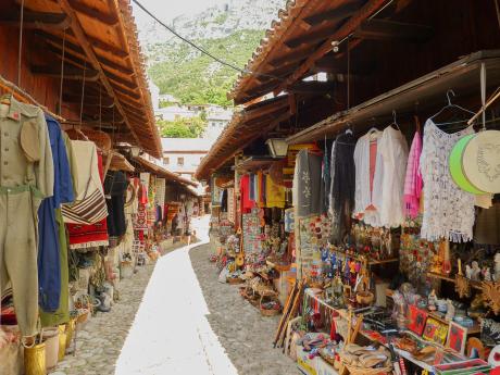 Bazar ve městě Krujë má orientální nádech