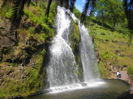 Vodopád v přírodním parku Ribeira dos Caldeirões