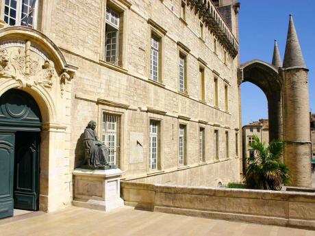 Na univerzitě v Montpellier studovali Petrarca nebo Rabelais