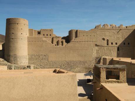 Pevnost v Bahle byla postavena ve 13. století kmenem Banu Nebhan