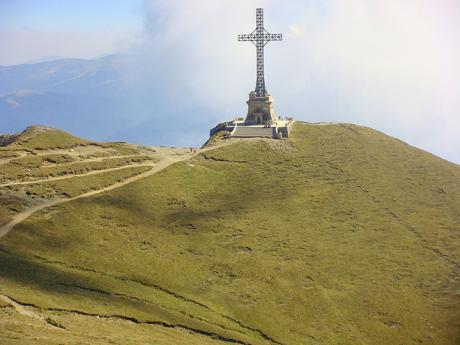 Pamětní kříž obětem první světové války na vrcholu Caraiman