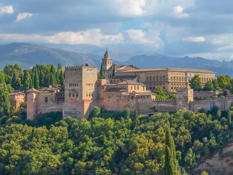 Majestátní dominanta Granady - palác Alhambra