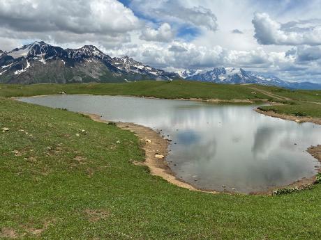 Jezero Kari Lič – výchozí bod pro výstup na Aragac