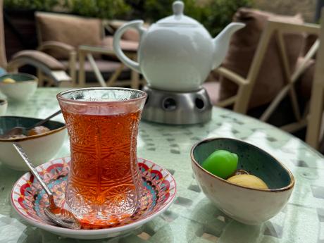 Popíjení černého čaje neodmyslitelně patří k ázerbájdžánské kultuře