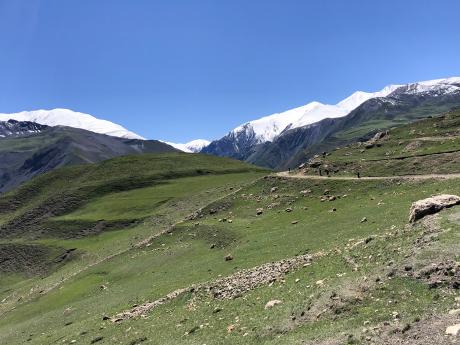 Kavkazské hory na cestě do vesnice Xinaliq