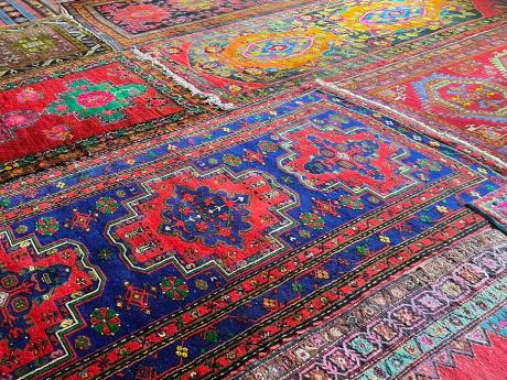 Výroba ručně tkaných koberců má v Ázerbájdžánu dlouhou tradici