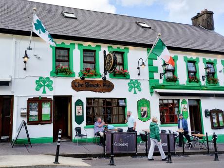 Typický irský "pub" v barvách svatého Patrika