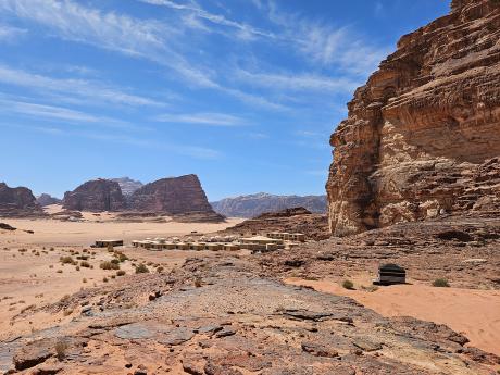 Krajina Wadi Rum mnoha lidem připomíná planetu Mars