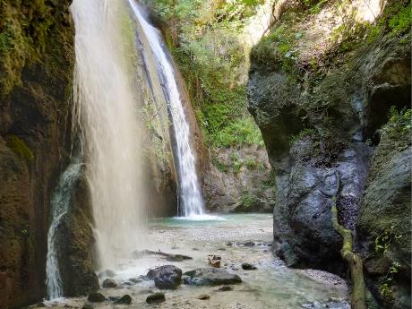 Vodopády Ponale leží nedaleko města Riva del Garda