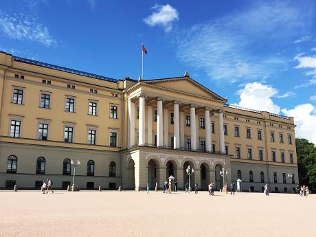 Norský královský palác z 19. století nabízí i provázené prohlídky