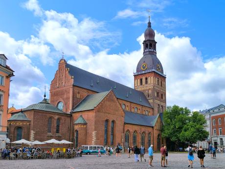 Dóm je největším kostelem v zemi a v celém Pobaltí