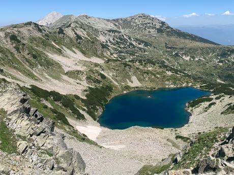 Blankytně modré jezero v Pirinu