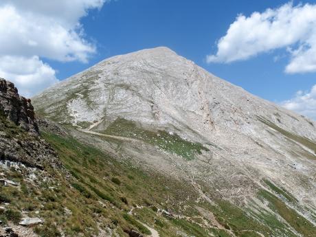 Hřebenová cesta vede na vrchol Vichrenu