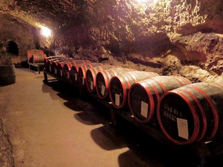 Vinné sklípky v městečku Melnik skrývají vyhlášené červené víno