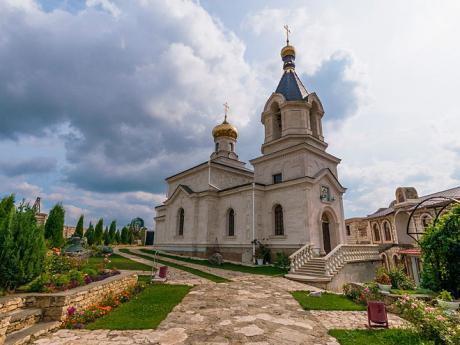 Moldavský klášterní komplex Orheiul Vechi
