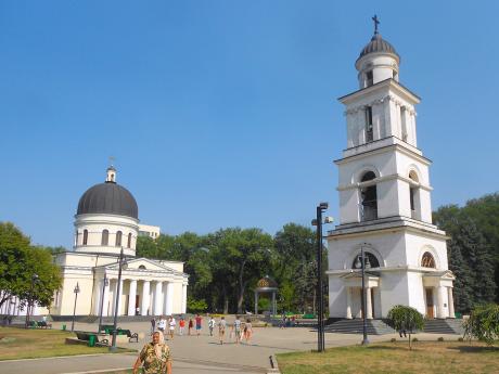 Katedrála a zvonice na Národním náměstí v Kišiněvě