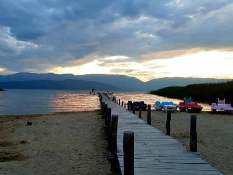 Večerní romantika u Prespanského jezera