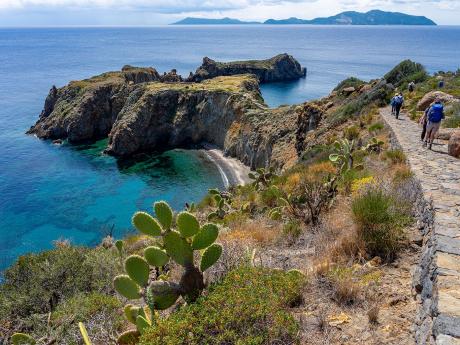 Zátoka Cala Junco na ostrově Panarea