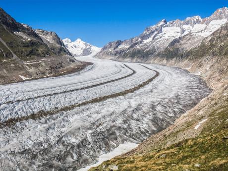 Pohled z vrcholu Eggishorn na nejdelší alpský ledovec Aletschgletscher