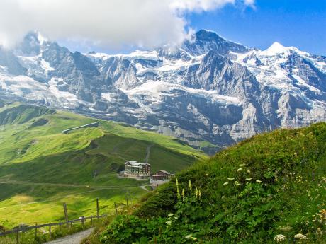 Cestou z Männlichenu do průsmyku Kleine Scheidegg